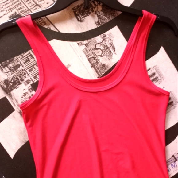 ❣ No Boundaries tank top ❣ - Picture 2 of 4